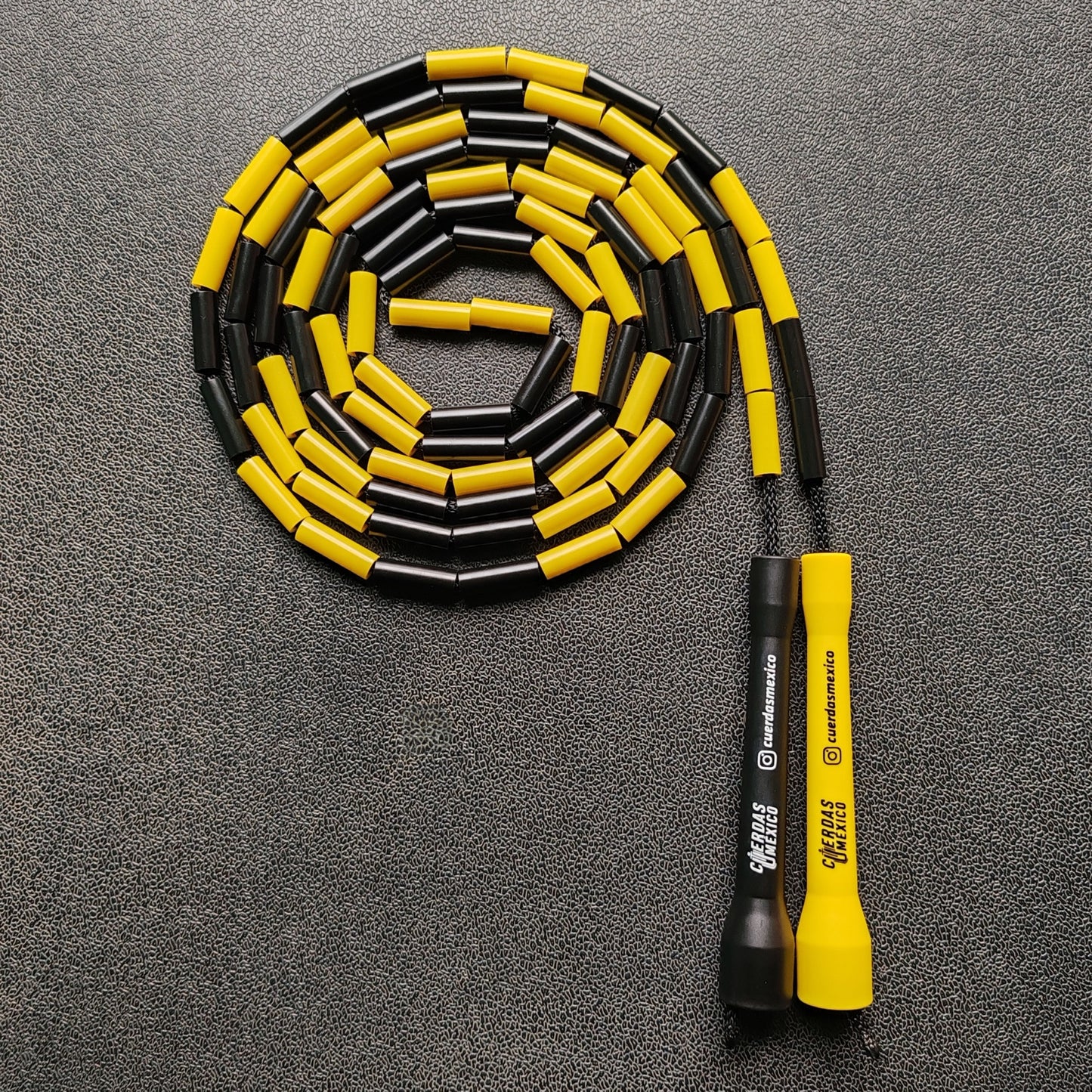 Cuerda para saltar Segmentada - Negro con Amarillo (Multicolor)