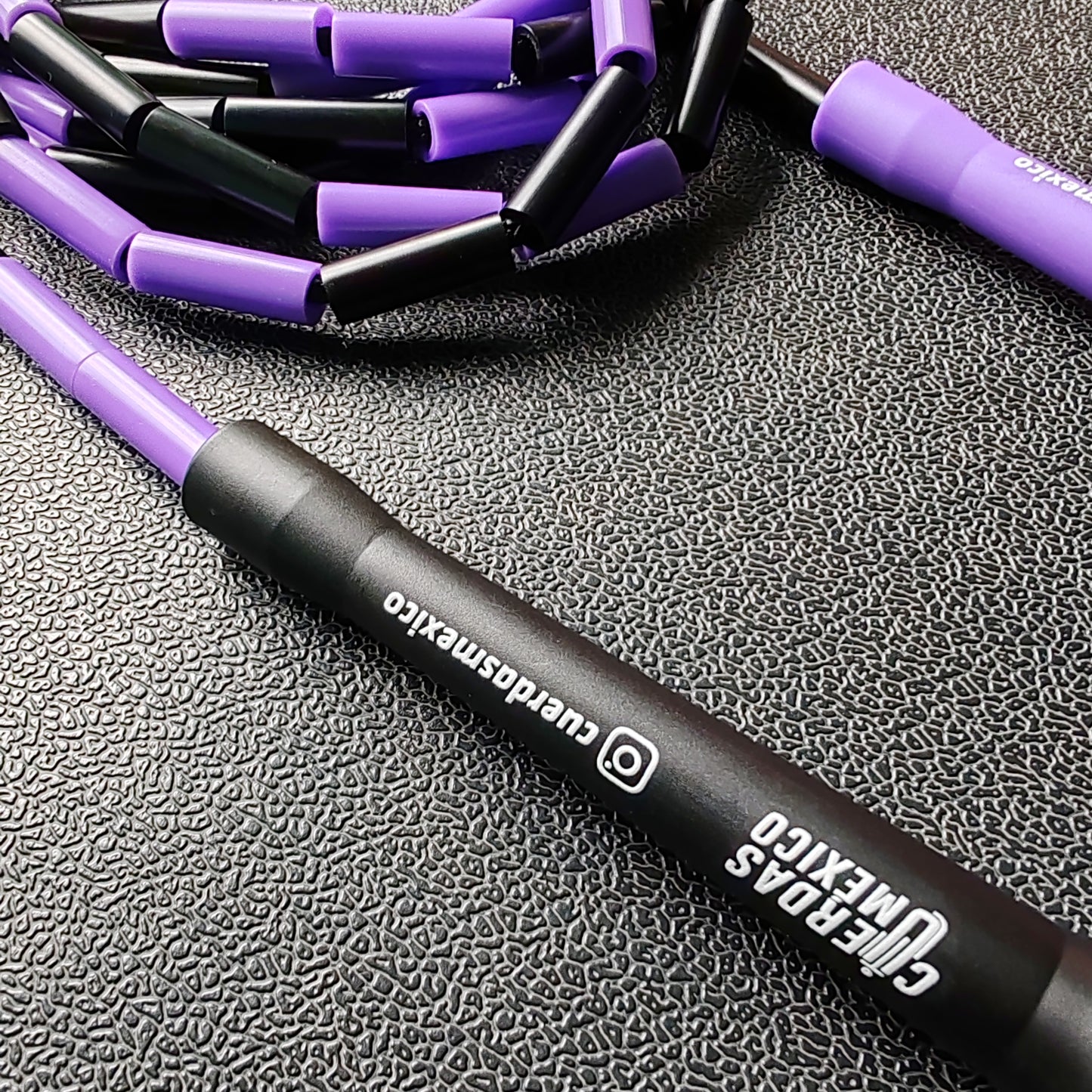 Cuerda para saltar Segmentada - Morado con Negro (Multicolor)